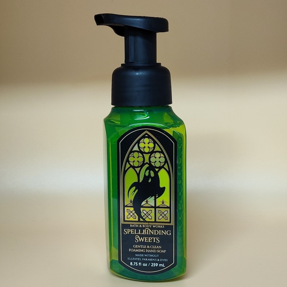 SPELLBINDING SWEETS Halloween Foaming Hand Soap Bath and Body Works